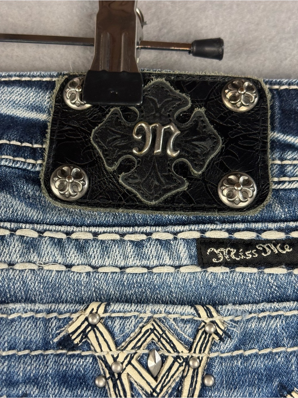 Miss Me Women's Y2K Embellished Cross Pockets Bootleg Jeans 34X30 - Picture 6 of 12